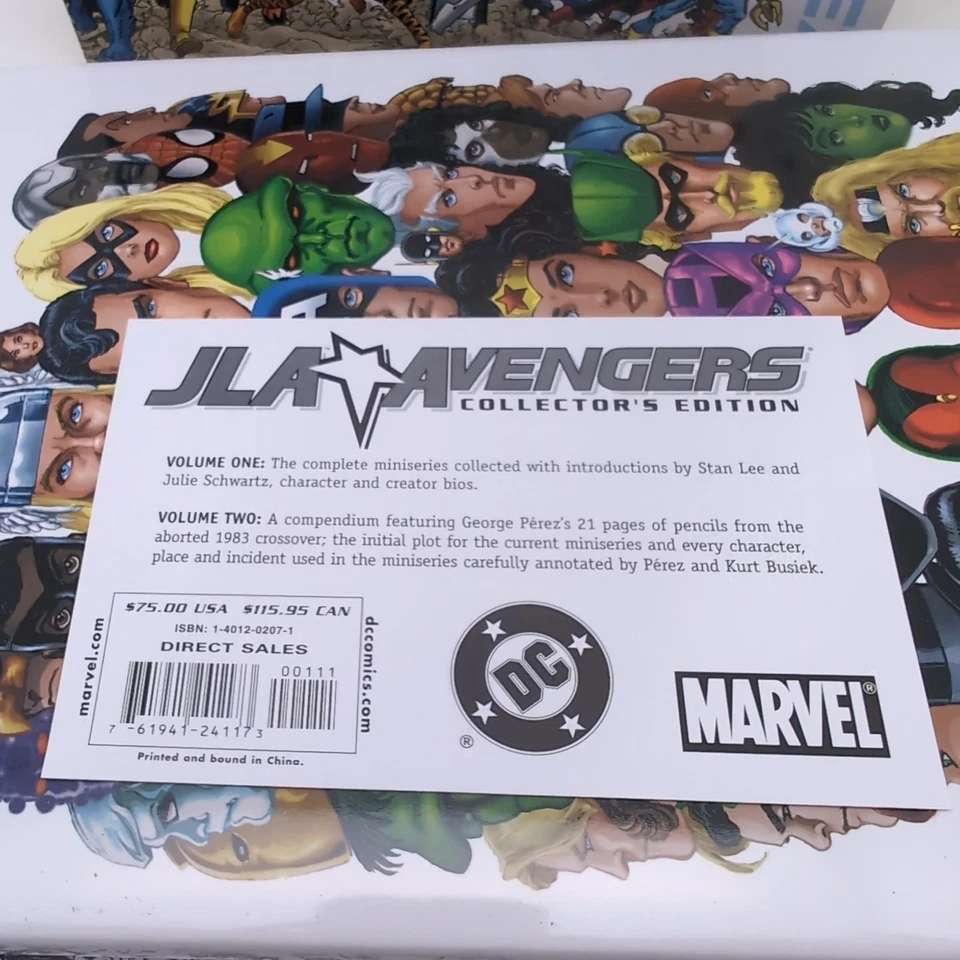 JLA Avengers Busiek Pérez Edición Coleccionista Tapa Dura con Slipcover DC Marvel Foto 3 de 4