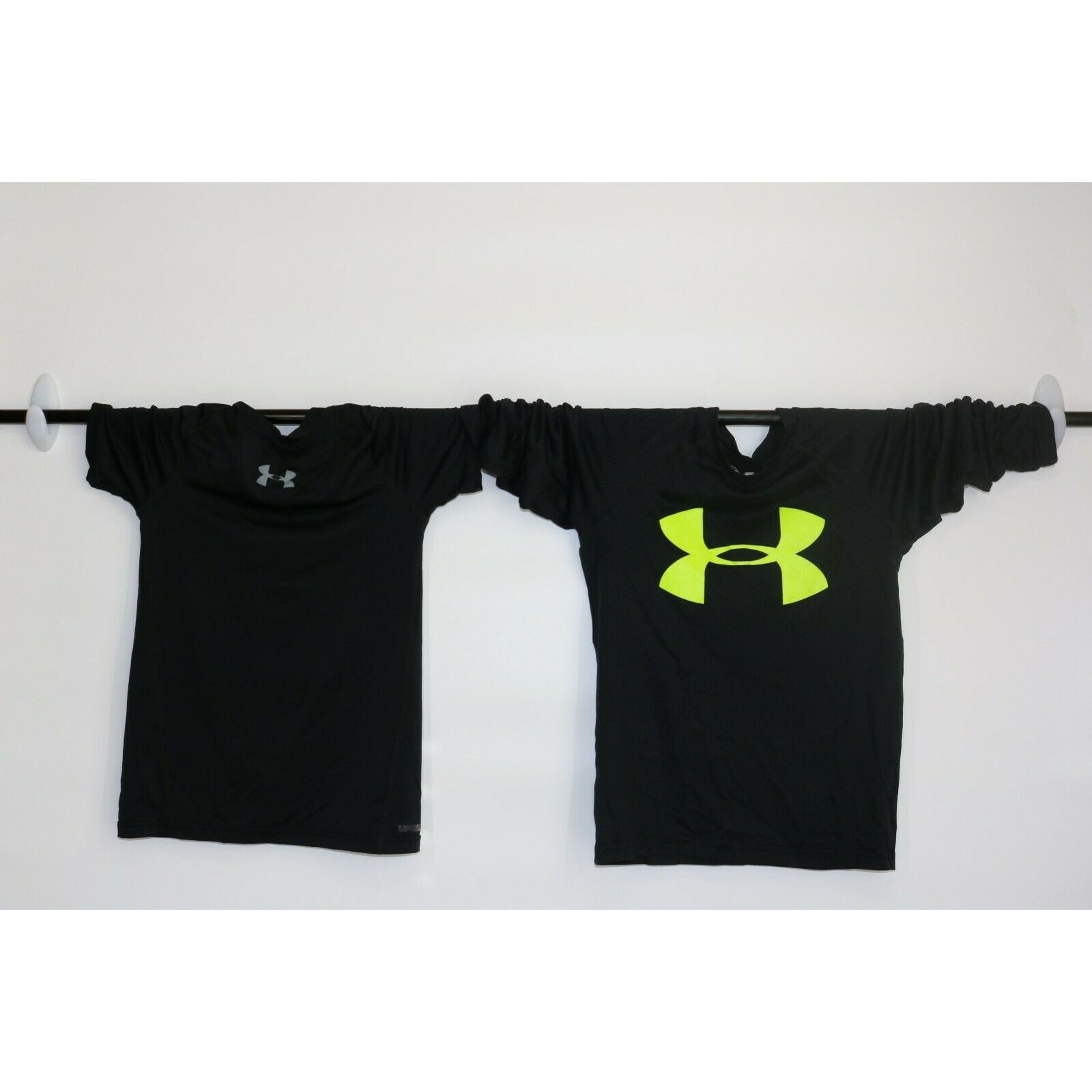 Under Armour Bundle Lot of 2 Boy’s Short Sleeve T-Shirts Kid’s Youth XS/Small
