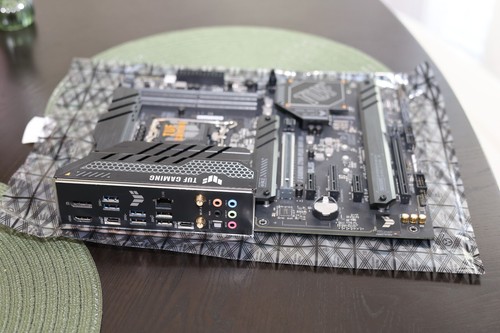 ASUS TUF Gaming Z790 Plus Wi-Fi D4 Gaming Motherboard (LGA1700/ATX/DDR4) - Afbeelding 5 van 5