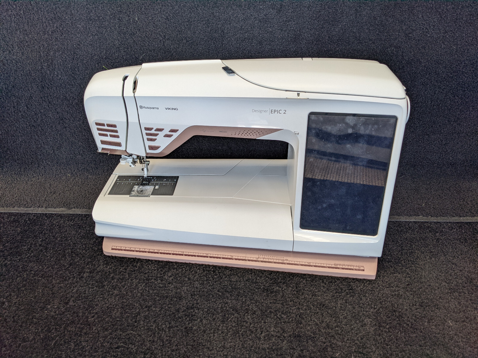 NEW IN BOX Viking Epic 2 Sewing & Embroidery Machine and digitizing