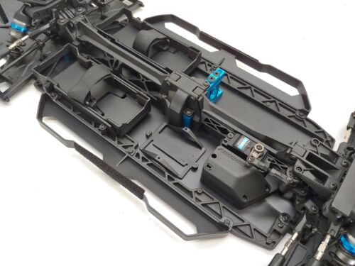 NEW: TEAM ASSOCIATED SR7 1/7 SCALE 4WD SUPERCAR ROLLER SLIDER CHASSIS HOONIGAN - Picture 13 of 14