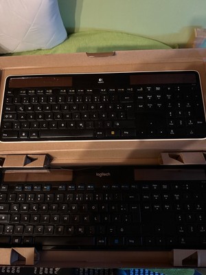 Logitech K750 Solar Tastatur Deutsch 2 Stück einen Dongle