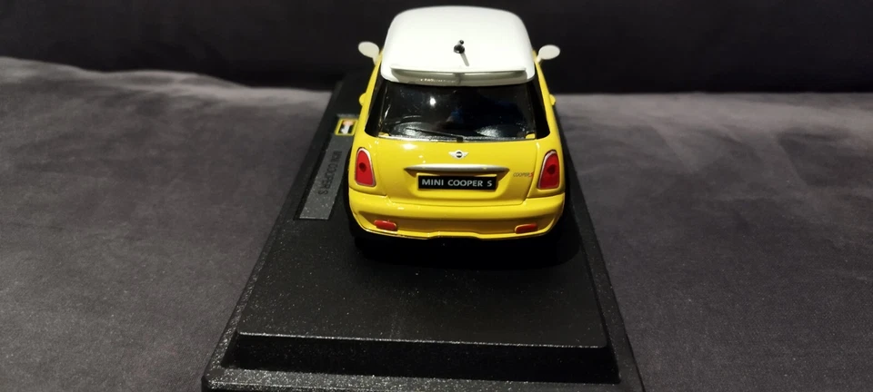 Mini Cooper S Modellino 1:24 Bburago - Immagine 3 di 4