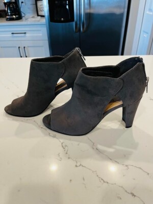 UNISA Suede Ankle Peep Toe Heel Gray Size