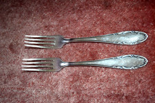 Antike Bestecke - 2 Gabeln - versilbert - "GOWE 90 30"