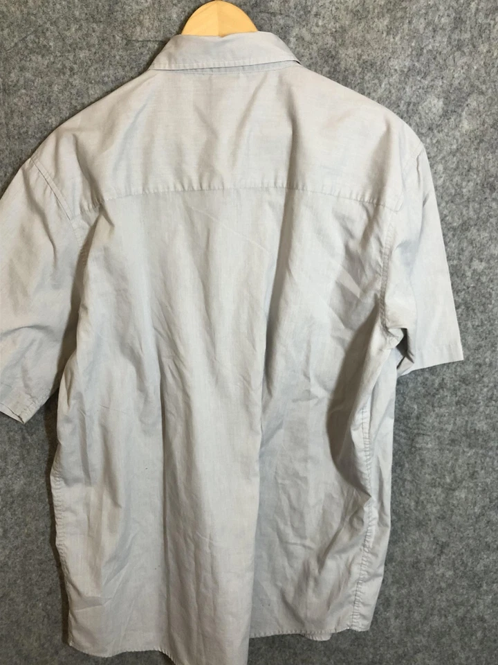 Camisa Avirex Para Hombres XL Beige Manga Corta Escudo Abotonado Logo True Rebels 1975 Foto 3 de 4