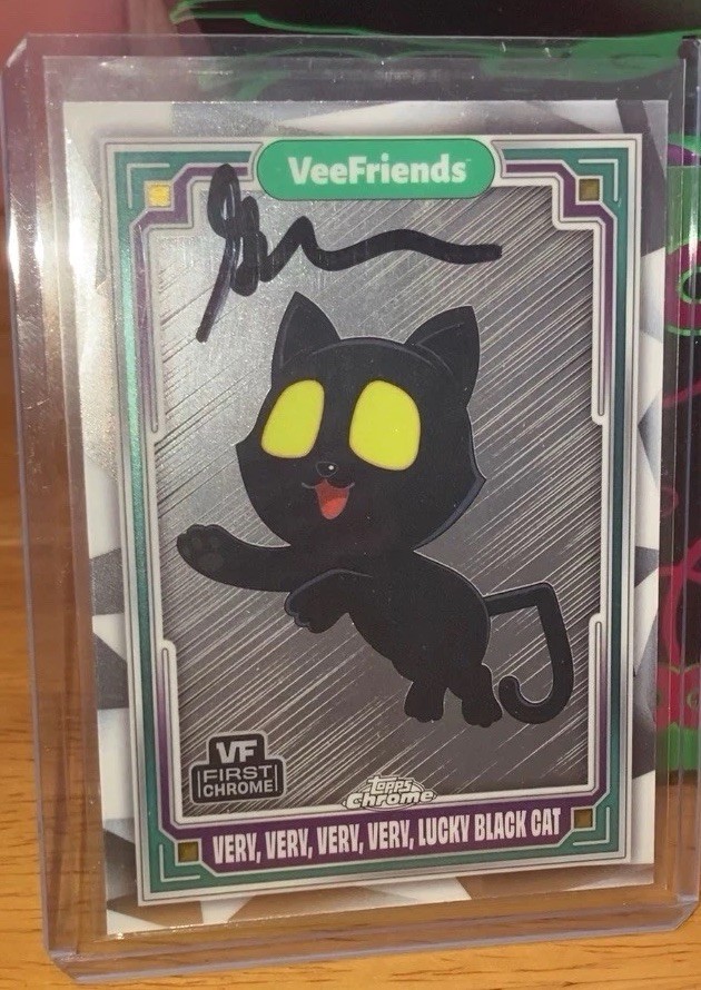 2025 Topps Chrome Veefriends Lucky Black Cat Auto Gary Vee Vaynerchuk Signed