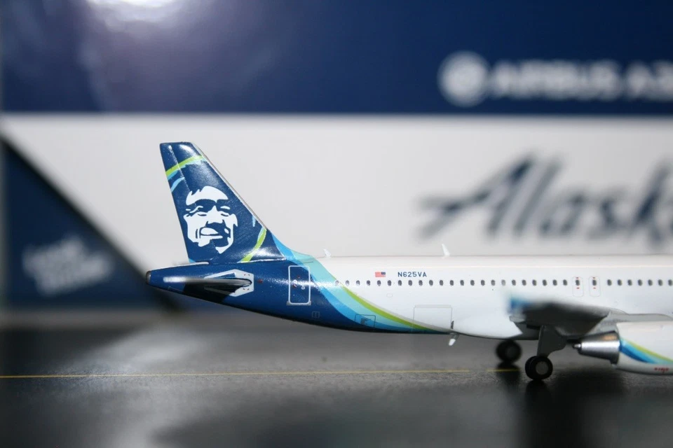 Gemini Jets 1:400 Alaska Airlines Airbus A320-200 N625VA (GJASA1774) Model Plane - Image 4 of 4