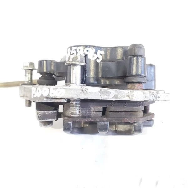 Pinza de freno delantera y soporte OEM 2005 Triumph Bonneville T100 Foto 4 de 4