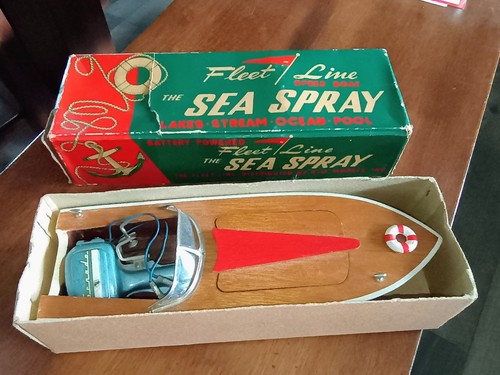 1950’s K&O MODEL #651 SEA SPRAY BOAT With TORNADO MOTOR
