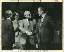 1984 Press Photo NSBA Pres. Ted Comstock Greets VP George Bush Before Speaking