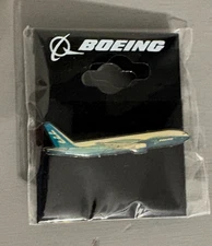 BOEING 777  "SIDE VIEW"  LAPEL PIN