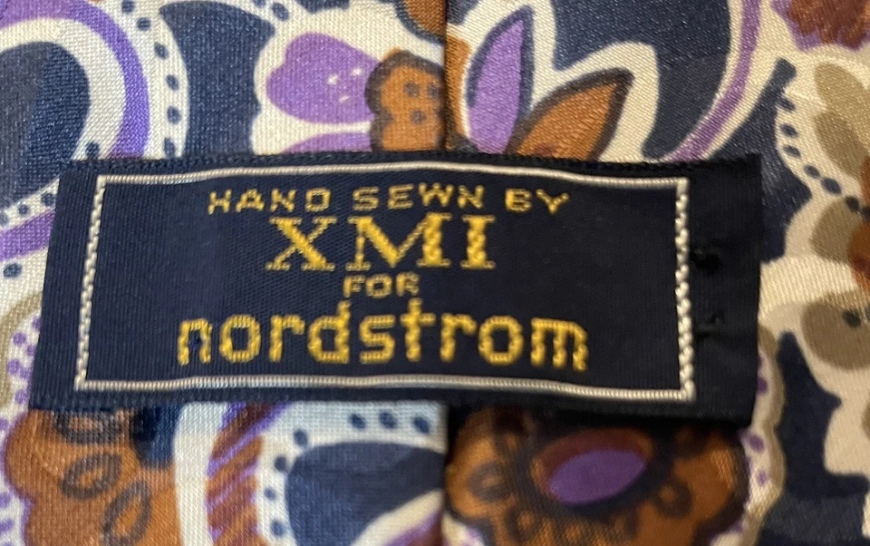 Corbata de seda XMI Nordstrom cosida a mano floral cachemira dorada beige púrpura hecha en EE. UU. 4” Foto 4 de 4