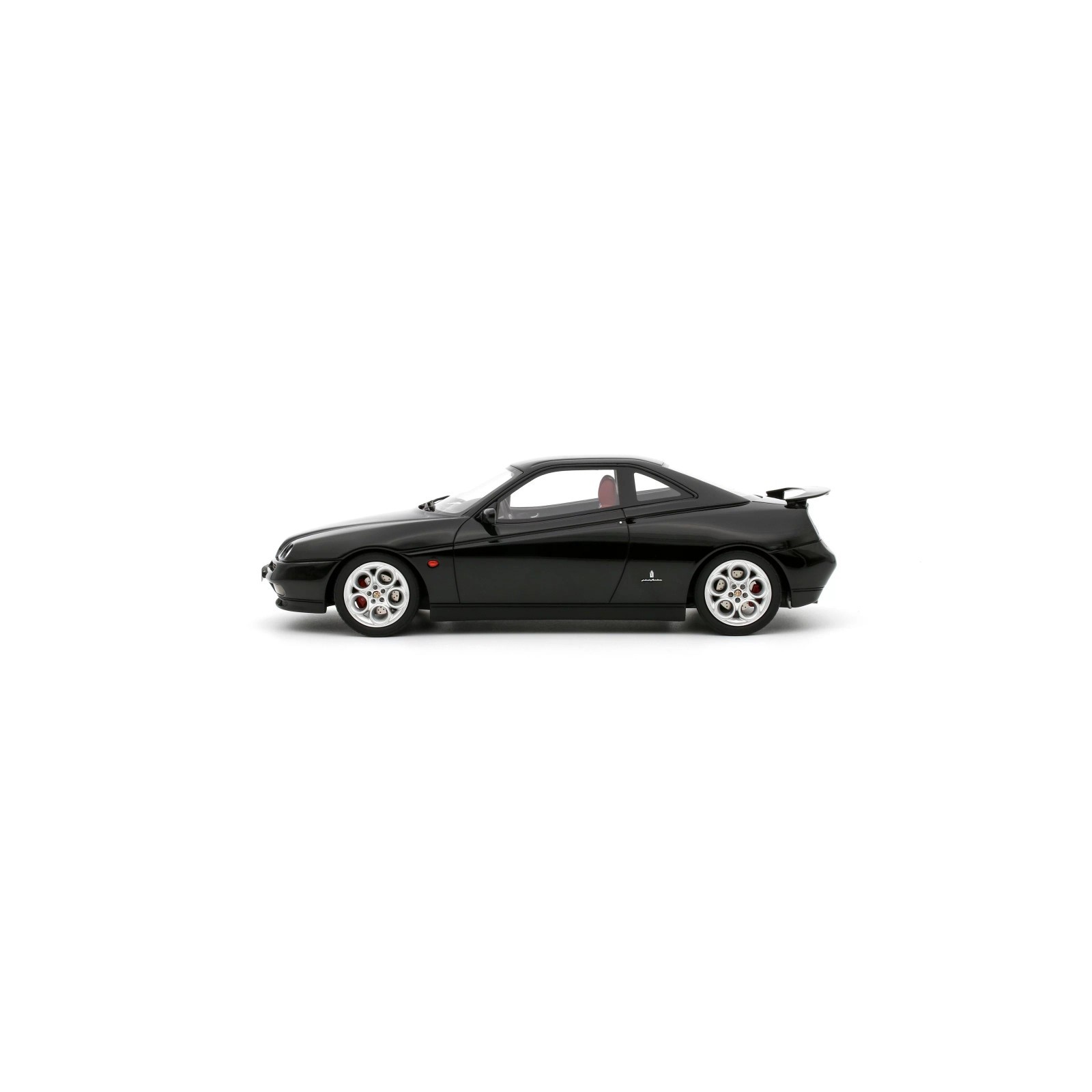 Alfa GTV V6 OT1057 Ottomobile idée cadeau idéale pour passionné auto 1/18