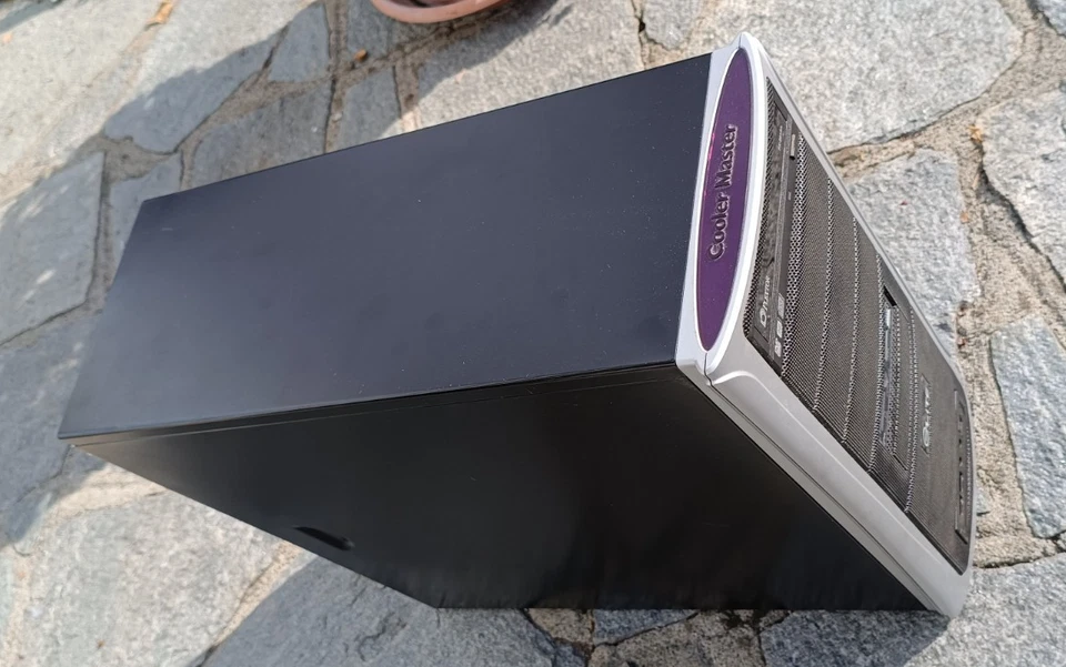 Case per pc fisso con masterizzatore interno - Immagine 4 di 4