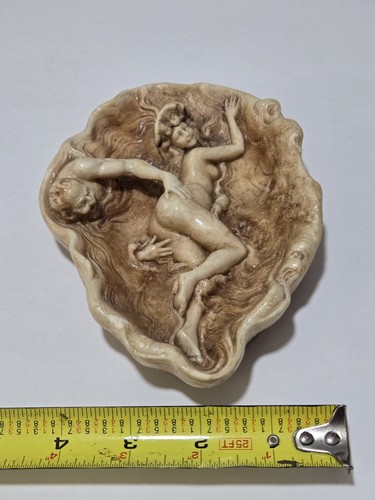 Vtg Resin Nude Woman Laying With A Reaching Man's Hand Sculpture Dish Rare! - Picture 5 of 11