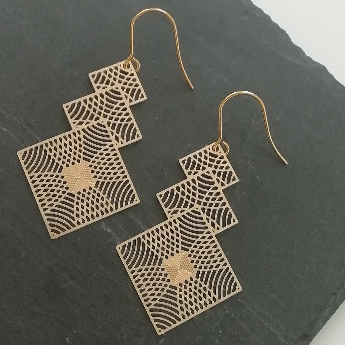 Orecchini Geometrici Grandi Bi&Yamigeo – Placcati Oro 18K Con Trama A Costine, In Acciaio Inossidabile, Misure 25x33 Mm