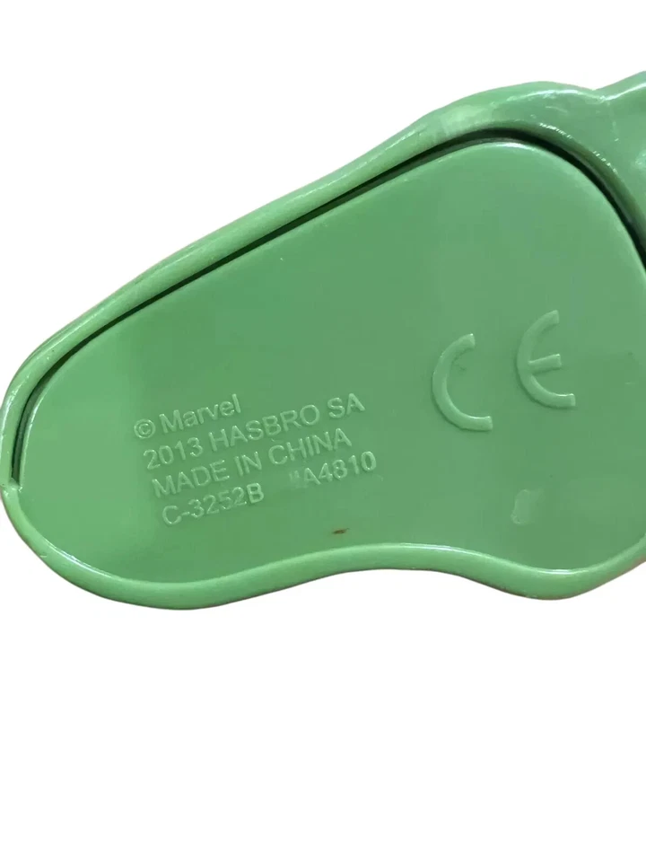 The Incredible HULK Hasbro Hero Marvel AVENGERS 11.5” Action Figure 2013 - Image 3 of 3