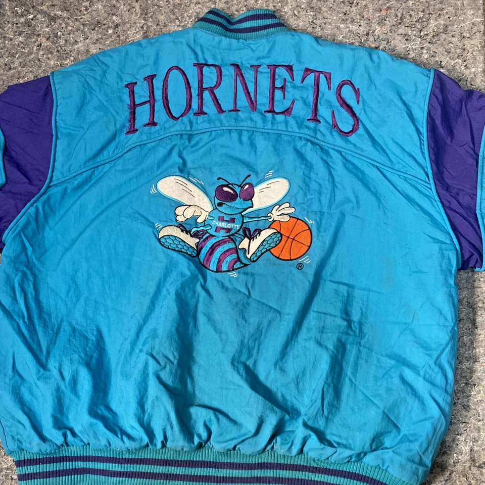 Chaqueta vintage Charlotte Hornets nuez moscada de Campri grande Foto 2 de 3