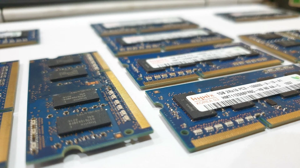 HYNIX 12x 1gb = 12GB RAM MEMORY DDR3 - 2Rx16 PC3-10600S-9-10-A1 joblot (6 pairs) - Image 4 of 4