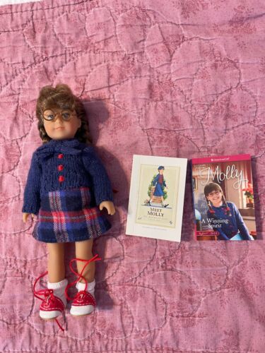 American Girl, Molly doll, 6 inches tall, with small Molly books, Mini Molly,