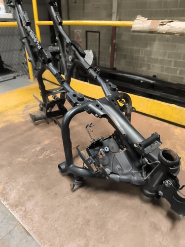 Cadre principal et V5 HPI transparent Yamaha Tracer 700 Mt-07 2016 à 2019  - Photo 16/24
