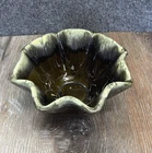 Vintage Hull USA B6 Green Drip Fluted Rim Art Pottery Bowl Planter Dish.