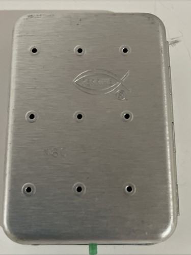 Vintage Perrine #60 Aluminum Box with Fly Fishing Lures - Picture 5 of 11