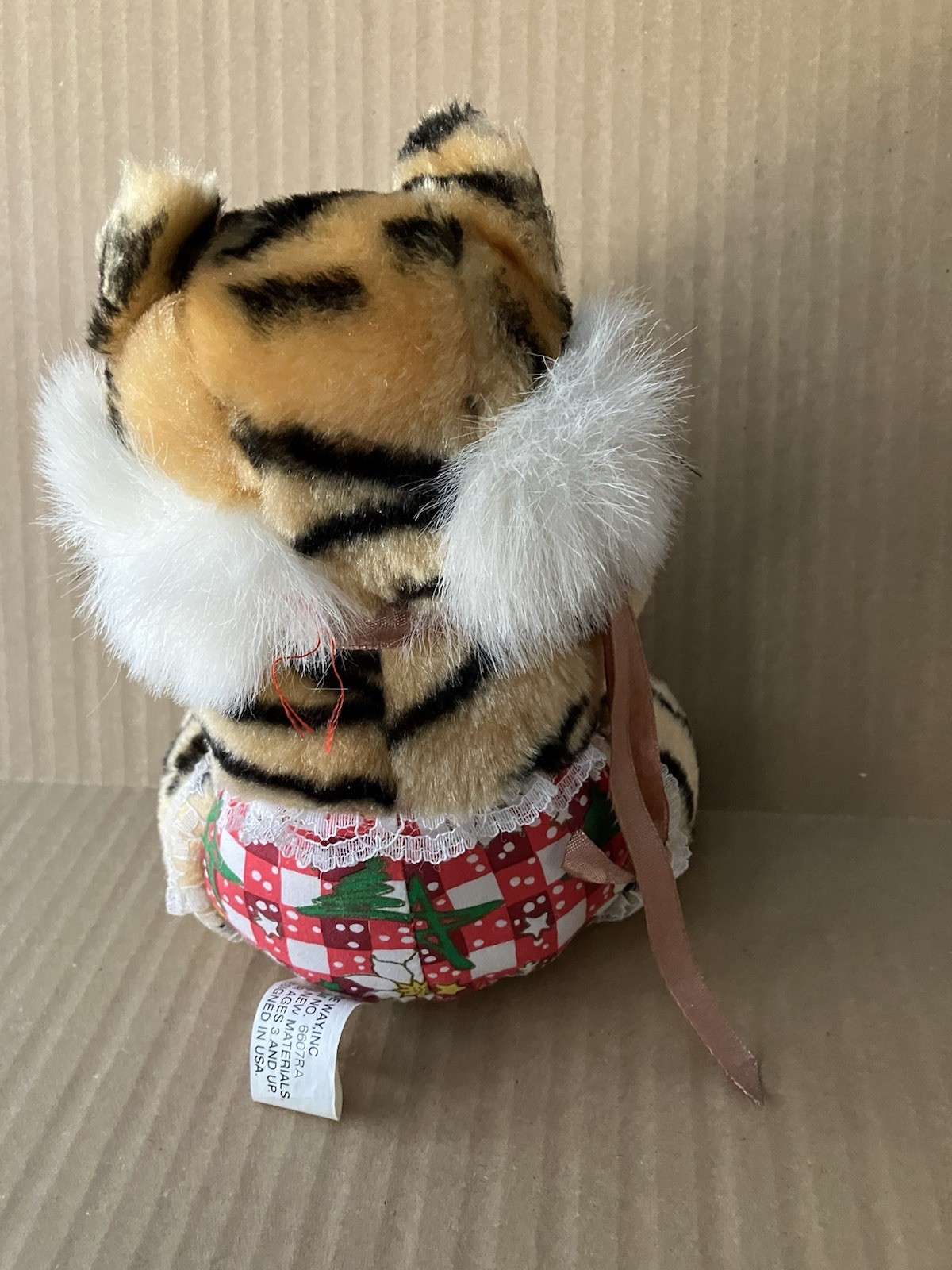 как выглядит Vintage Christmas Toy Plush Little Tiger Rare With Eye Lid ,design In USA-China фото