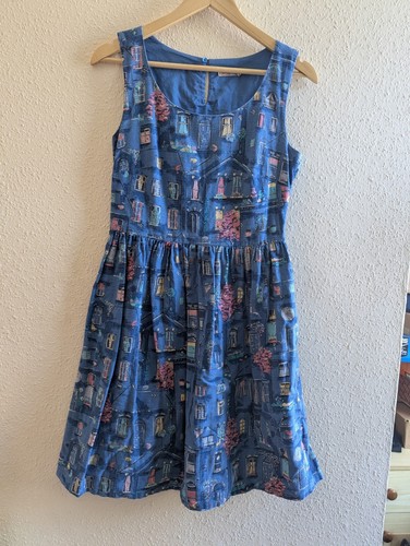 Cath Kidston ladies dress houses print blue size 10 sleeveless skater dress - 第 1/11 張圖片
