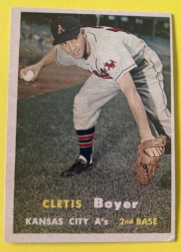 1957 TOPPS #121 CLETE BOYER A'S ROOKIE EX-MINT  Set Break
