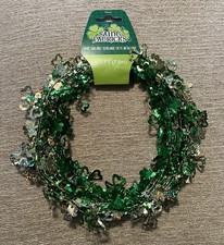 St Patrick  s Day Garland Green Wire Garland With Shamrocks 25 Ft Green  Gold