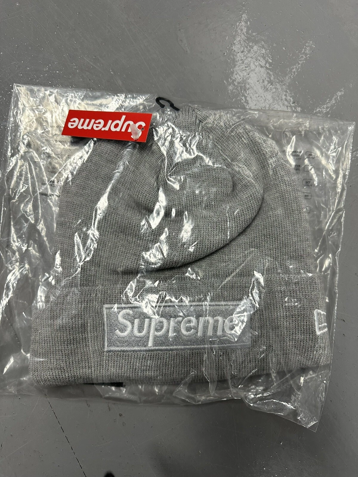 Supreme New Era Box Logo BOGO Beanie Gris (FW24)   EN MAIN  