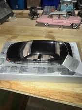 * BROOKFIELD COLLECTORS GUILD 1/24 1994 CHRYSLER NEW YORKER DIECAST