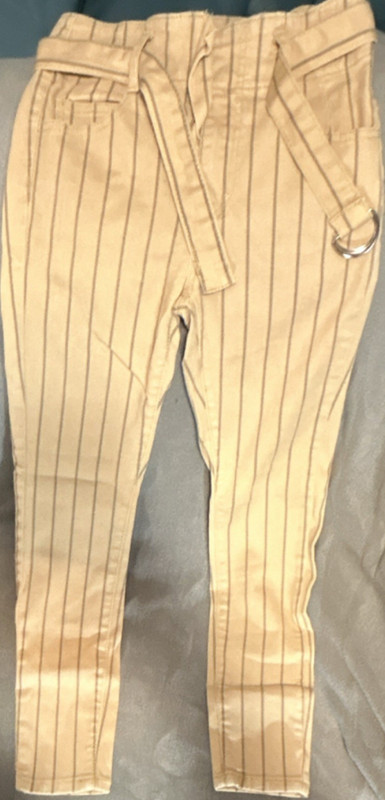 Indigo Rein Women's Beige Striped Skinny Flat Front Pants w/ Belt Buckle