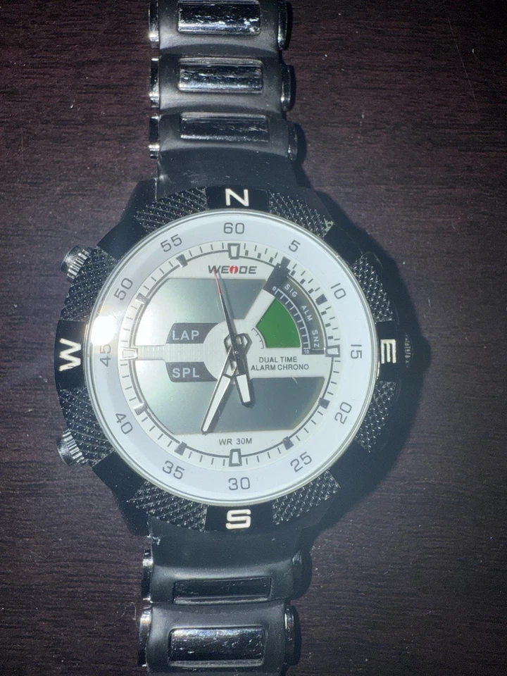 Wide Men's Watch WH-1104 Digital And Analog Chronograph Looks And Runs Excellent - Image 2 of 3