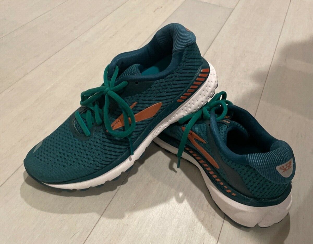 Brooks Adrenaline GTS 20 Womens Running Shoes Size Green