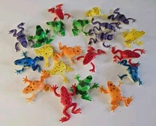 21 Miniature Bullfrog Frog Lot Wild Life Reptiles Plastic PVC Rubber Cake Topper