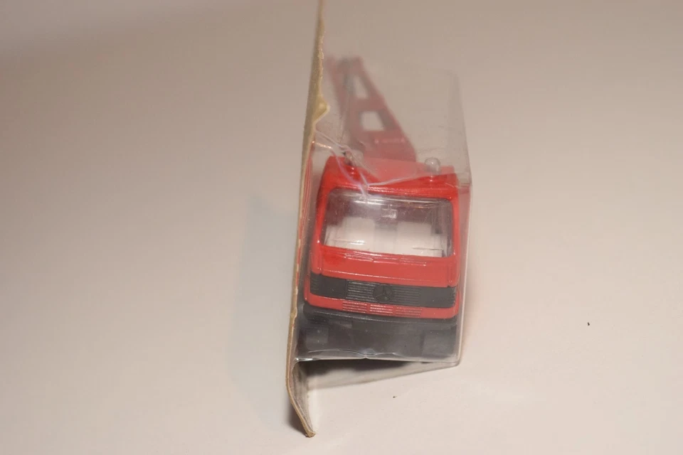 A69 1:65 POLIGURI POLI-GURI SIKU COPY MERCEDES-BENZ 207 BREAKDOWN TOW TRUCK MIB - Image 3 of 4