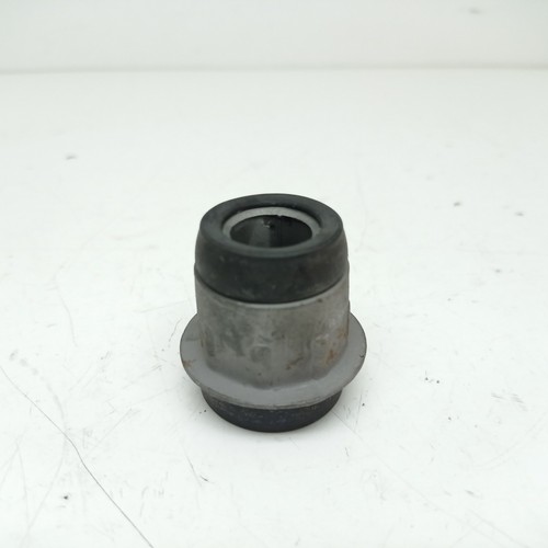 COPPIA BOCCOLE BRACCIO OSCILLANTE SILENTBLOCK SUPERIORE FIAT 124 PER 4180915 - Foto 6 di 6