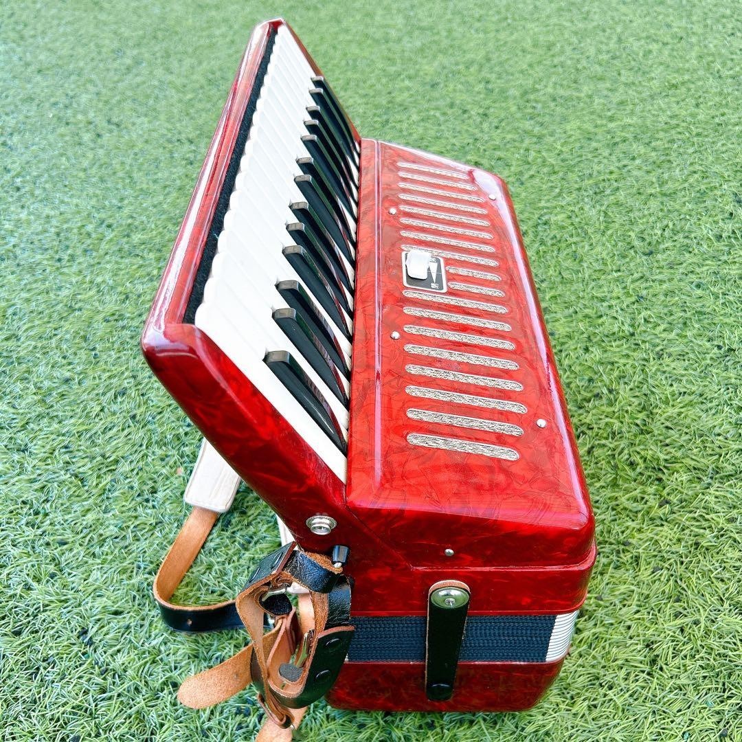 USED YAMAHA Accordion S-32B Keyboard Musical Instruments Red Japan