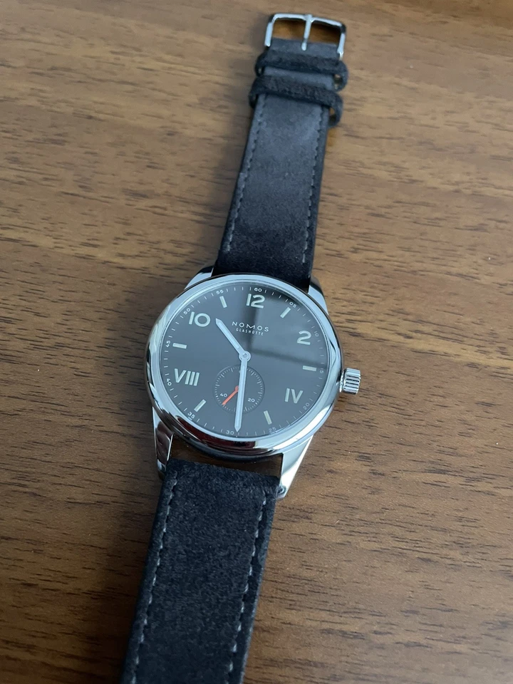 NOMOS Club 38 Noche 736 Foto 3 de 4