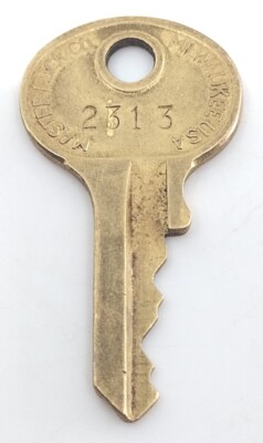 Vintage Key Master Lock Co 2313 Lion Milwaukee USA Appx 1-1/2'' Replacement
