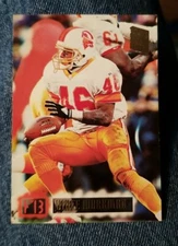 1994 Stadium Club Football Card #430 Vince Workman - Tampa Bay Buccaneers 