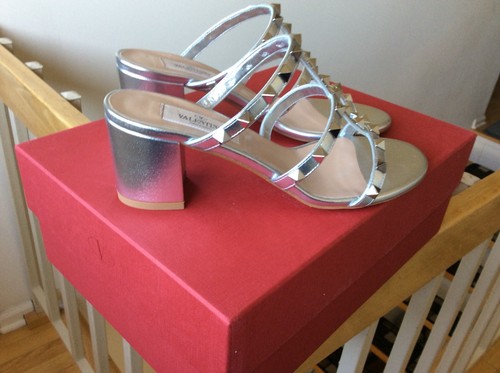 Women’s Valentino Garavani Rockstud City Sandals shoes Silver Metallic Sz 36 NIB - Picture 3 of 8
