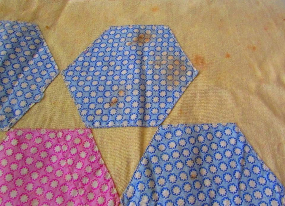 Vintage Appliqued Quilt Block - Image 3 of 4