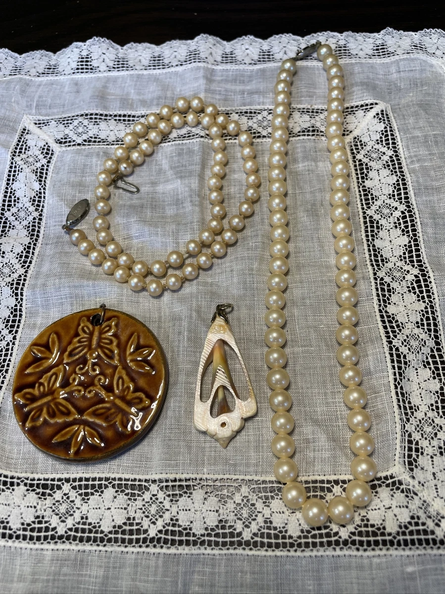 Vintage Crafting Jewelry Faux Pearls Necklace Pottery Butterfly Pendant BEA2-27