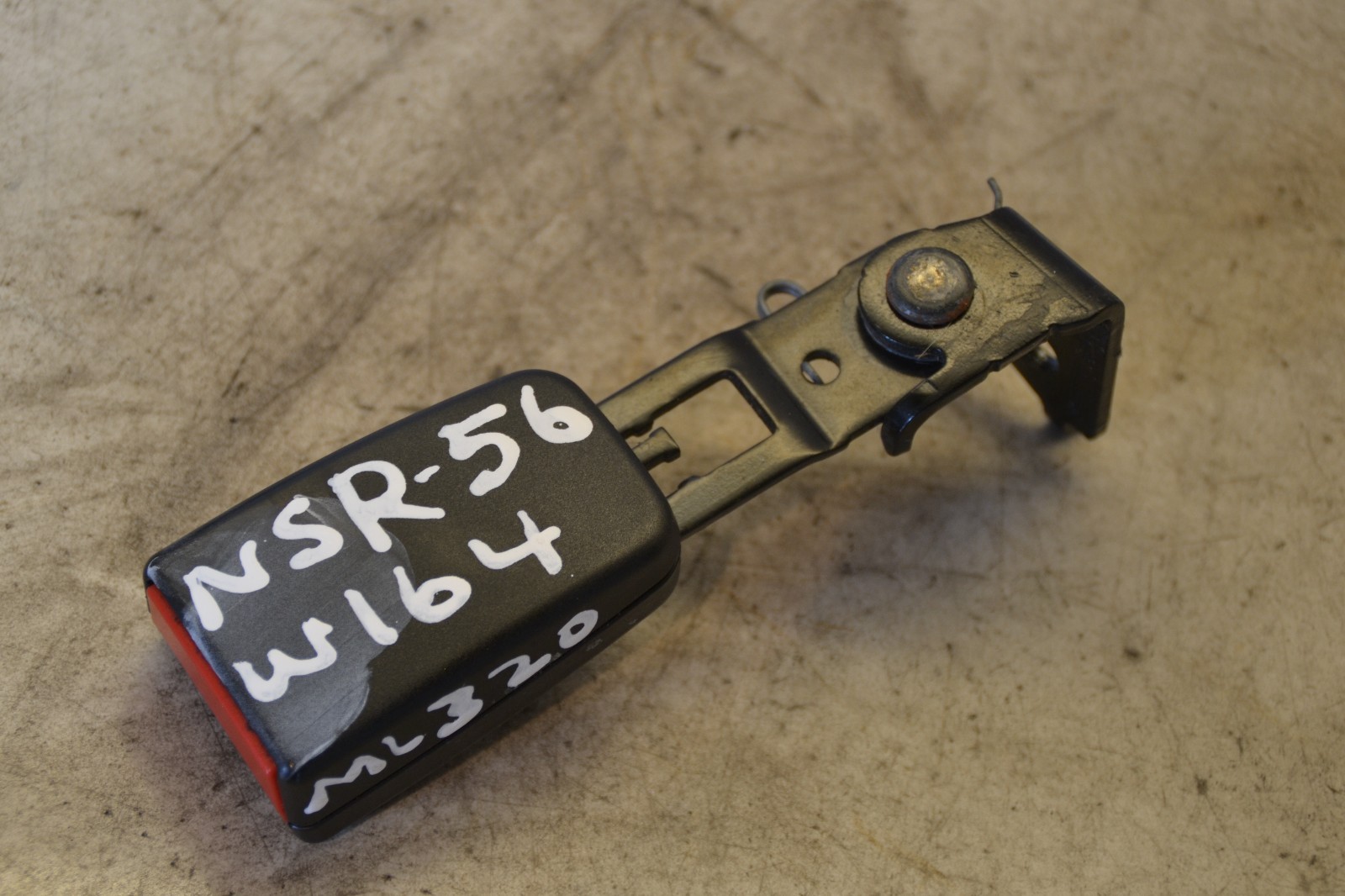 Mercedes ML Seat Belt Catcher Left Rear W164 Estate Seat Belt Catcher