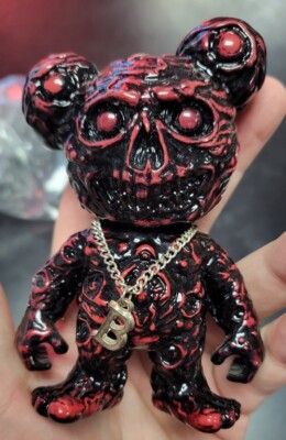 Zukaty Art Studio - Bruzzy Resin Figure 4/8 Red Black Kaiju Mvh