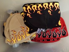 Strickmütze mit Flammen